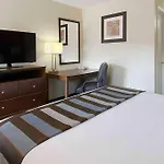 Super 8 By Wyndham Greensburg